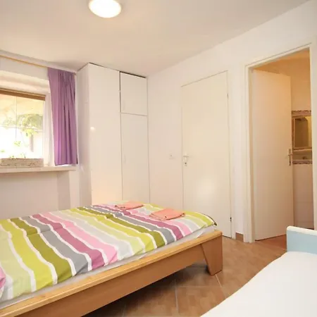 Appartamento Basanija 7148b *