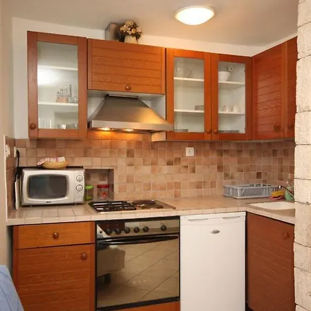 Appartamento Basanija 7148b *