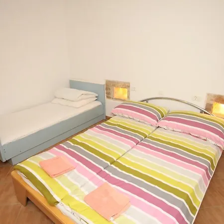 Appartamento Basanija 7148b *